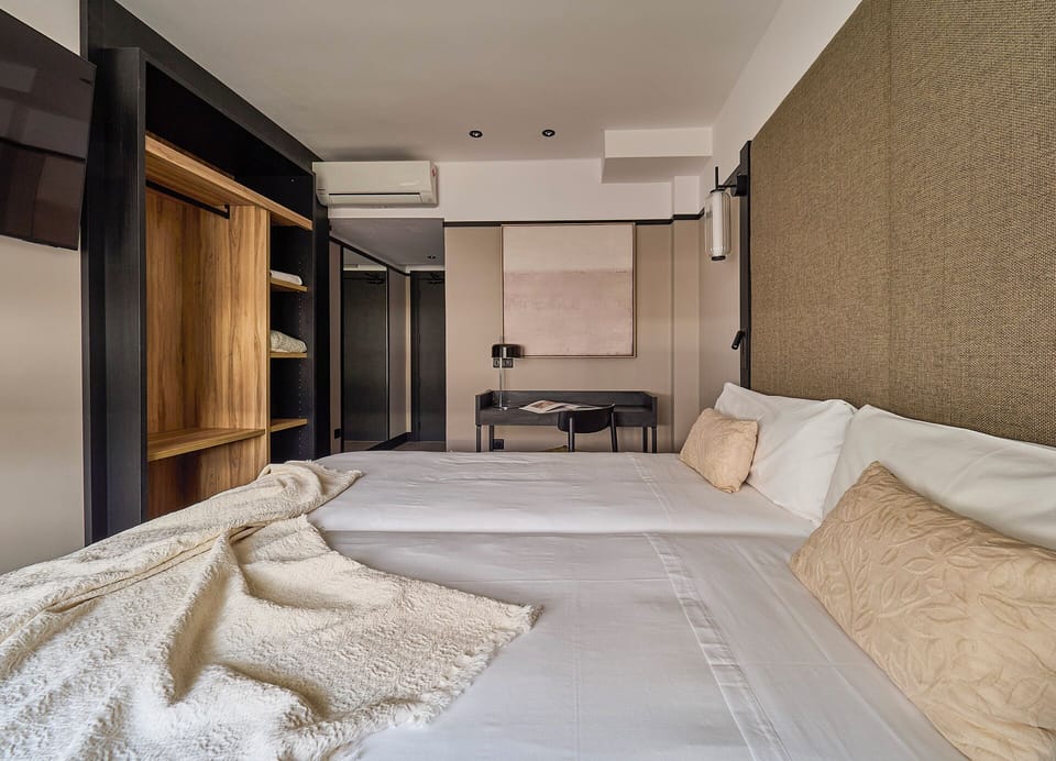 Double Room | Free cribs/infant beds, free WiFi, bed sheets