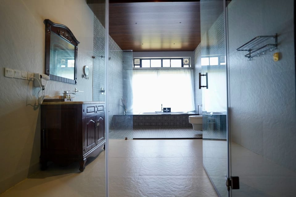 Comfort Double Room, Balcony | Bathroom | Bathrobes, slippers