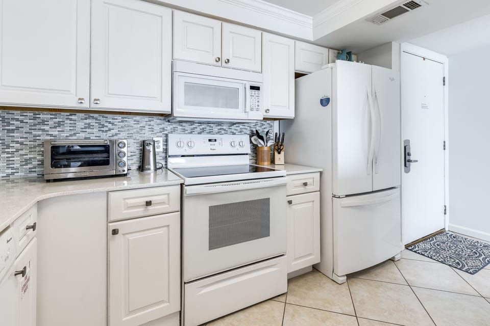 Updated and fully equipped kitchen!