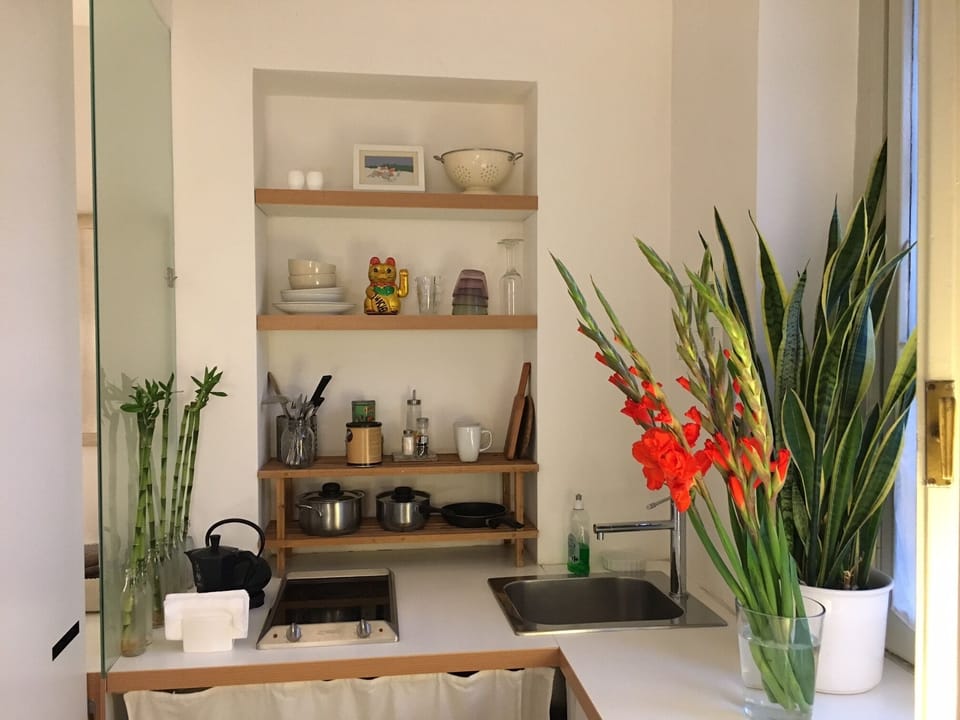 kitchenette 