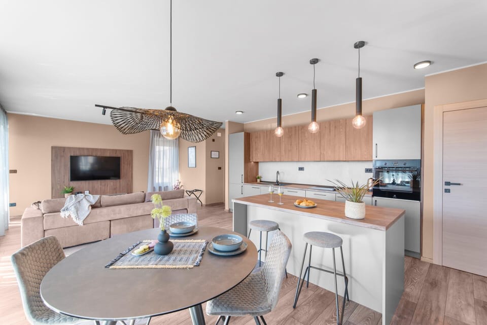 Villa | Private kitchen | Electric kettle, toaster, cookware/dishes/utensils