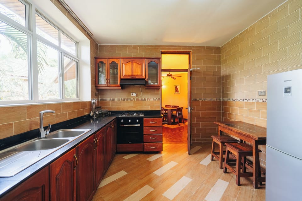 Deluxe Apartment, 3 Bedrooms, Garden View | Private kitchen