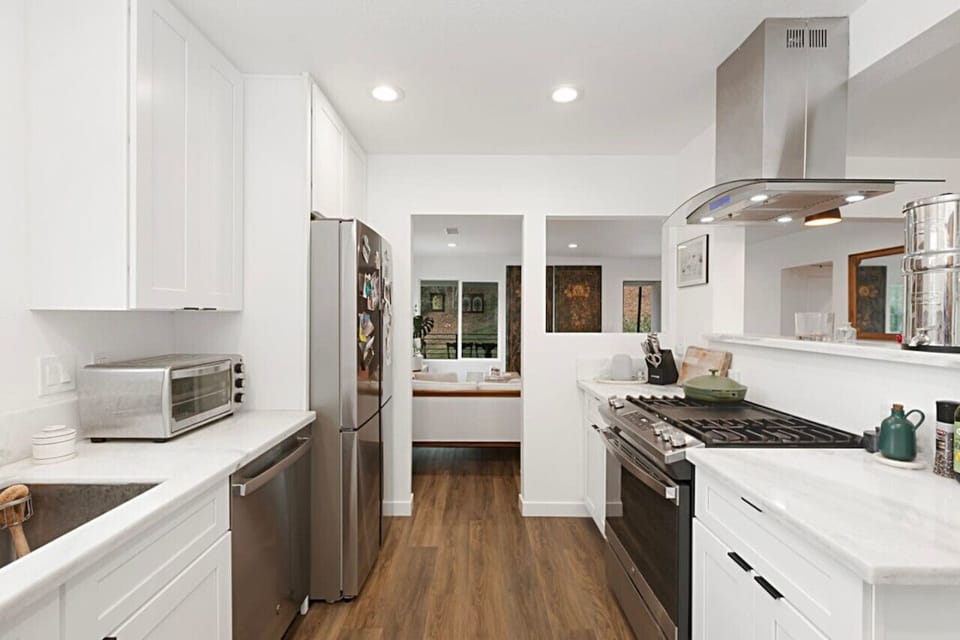 Full Kitchen