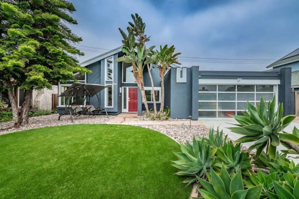 Your home away from home in Escanitas