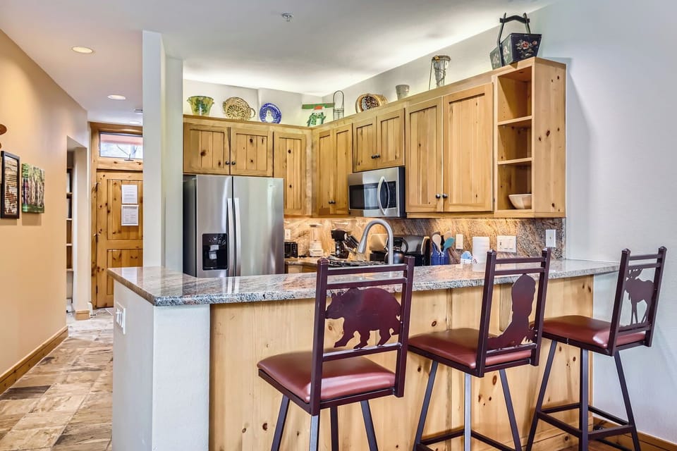 254 Alpen Rose Pl unit 8712 - Web Quality - 012 - 14 Kitchen