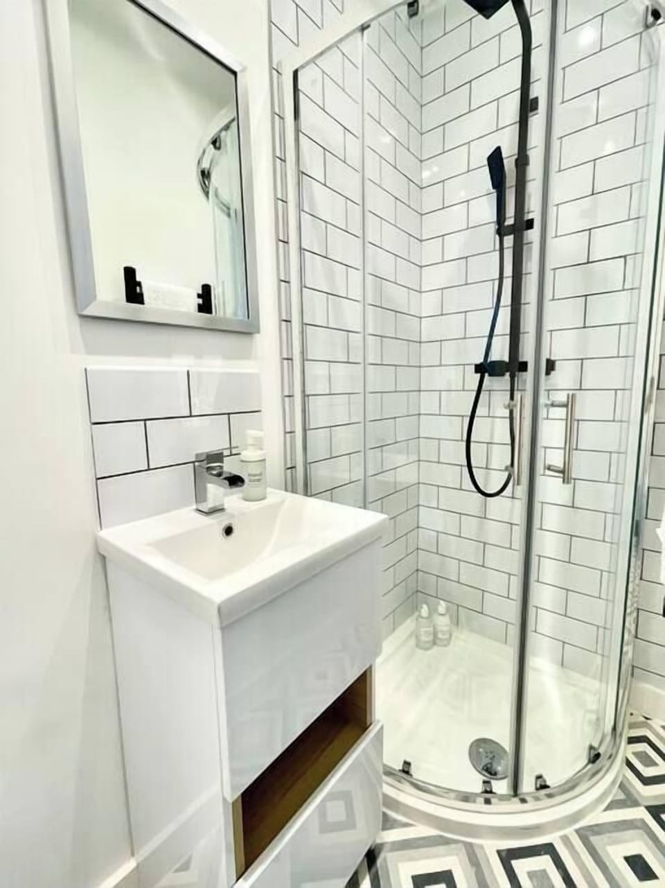 En Suite Bathroom for Bedroom 1 Upstairs (2)