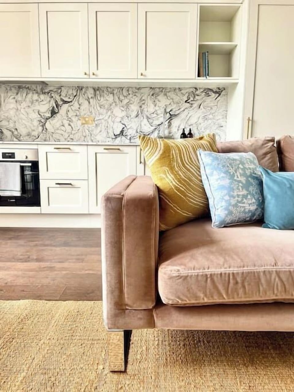 Living Area with Smart TV (3)