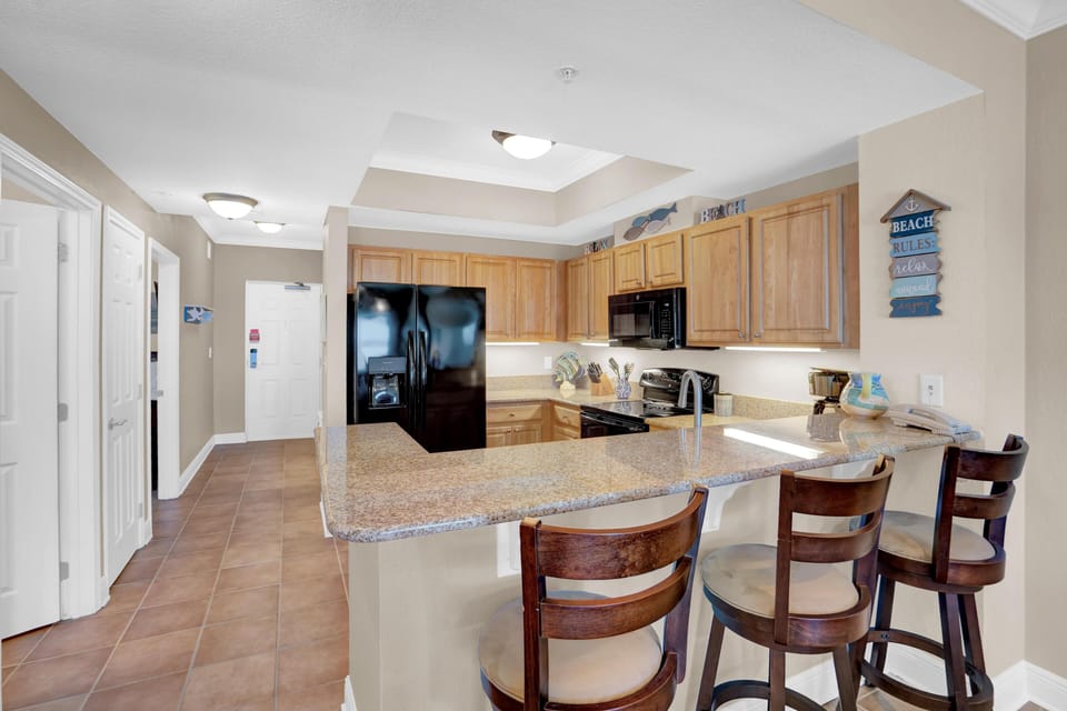 Condo, 1 King Bed with Sofa bed (Crystal Tower 508) | Private kitchen | Oven, toaster