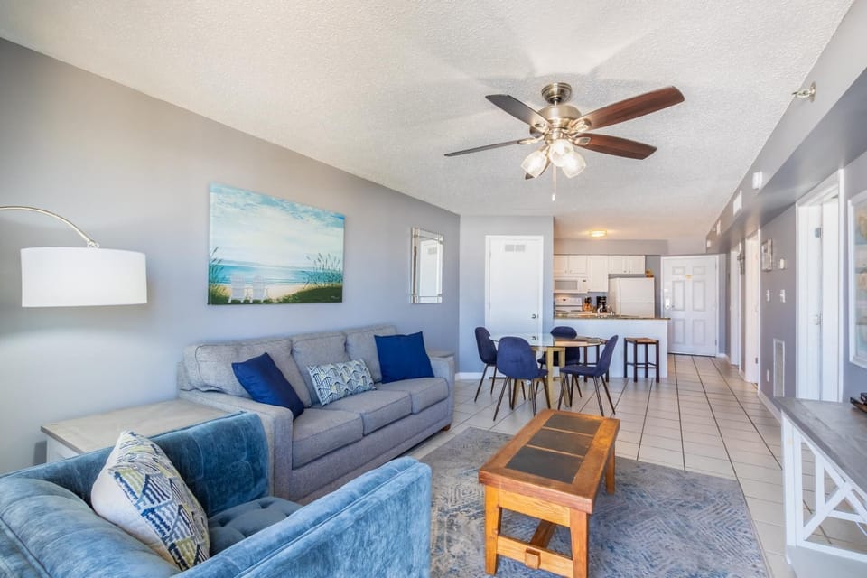 Condo, Multiple Beds (Harbour Place 503) | Living area