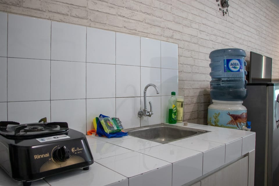 Deluxe Studio | Private kitchen | Fridge, stovetop, rice cooker