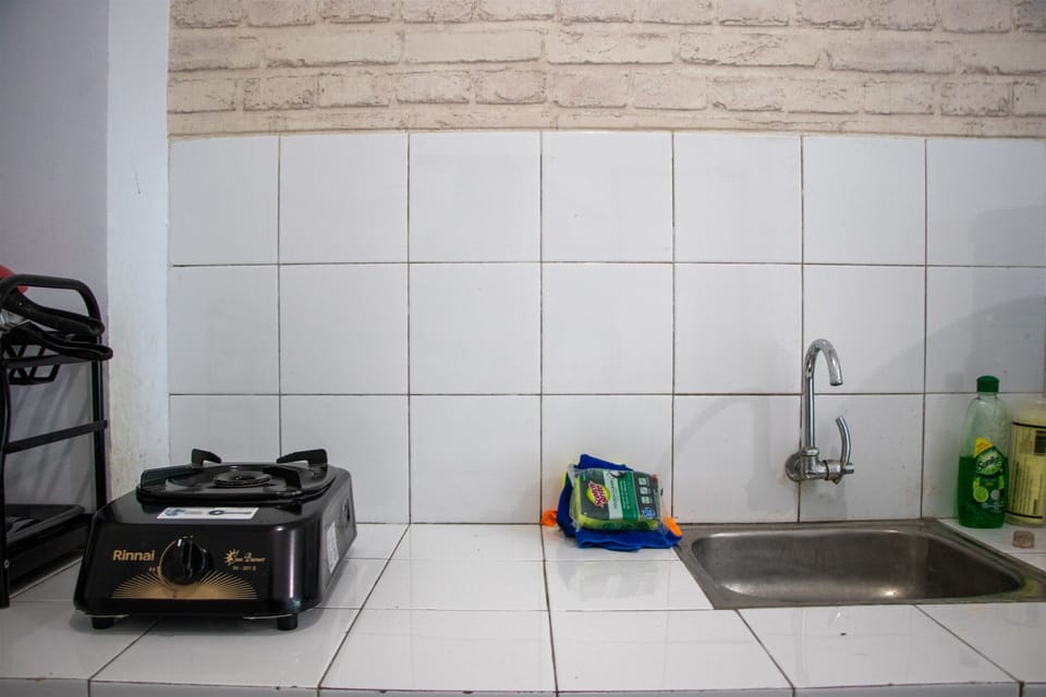 Deluxe Studio | Private kitchen | Fridge, stovetop, rice cooker