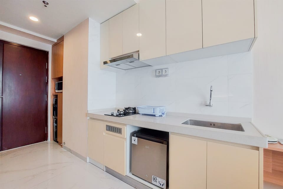 Deluxe Studio | Private kitchen | Mini-fridge, microwave, stovetop, rice cooker