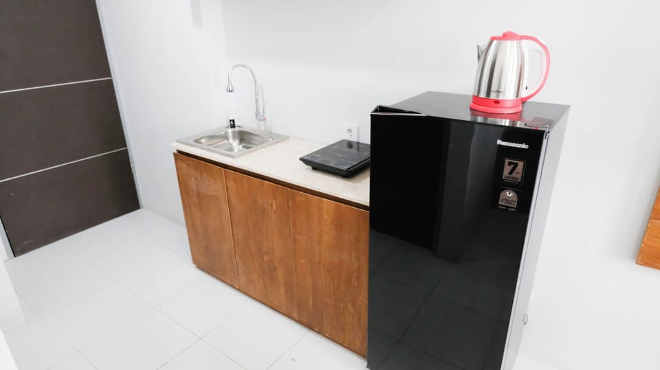 Deluxe Studio | Private kitchen | Fridge, stovetop, rice cooker