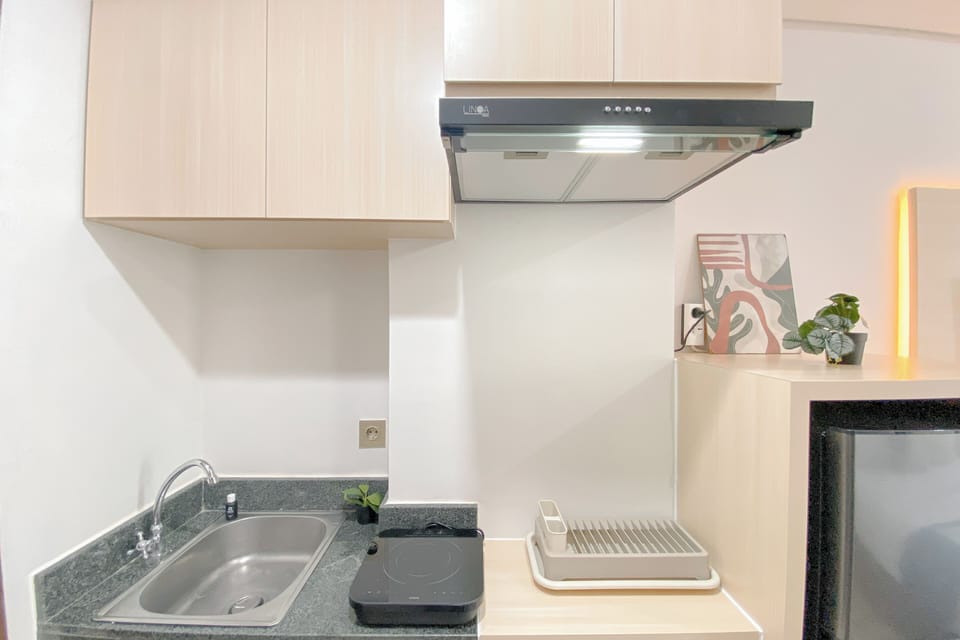 Deluxe Studio | Private kitchen | Fridge, stovetop, rice cooker