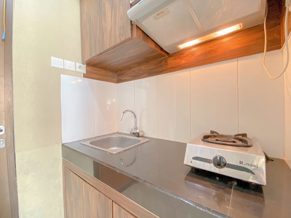 Deluxe Studio | Private kitchen | Mini-fridge, stovetop, rice cooker