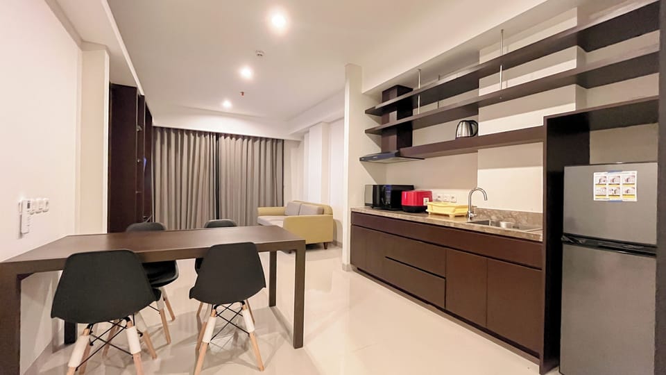 Deluxe Apartment | Private kitchen | Fridge, microwave, electric kettle, rice cooker