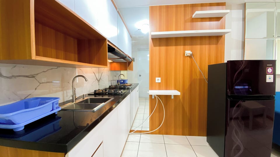 Deluxe Apartment | Private kitchen | Fridge, stovetop, rice cooker