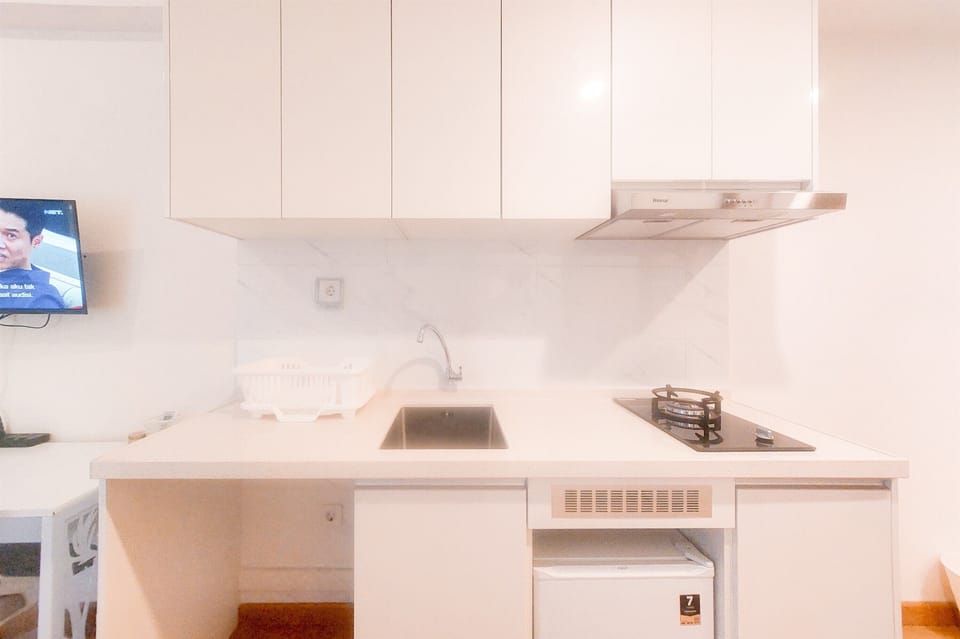 Deluxe Studio | Private kitchen | Mini-fridge, stovetop, rice cooker