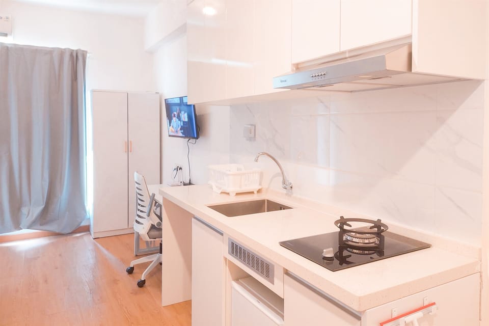 Deluxe Studio | Private kitchen | Mini-fridge, stovetop, rice cooker