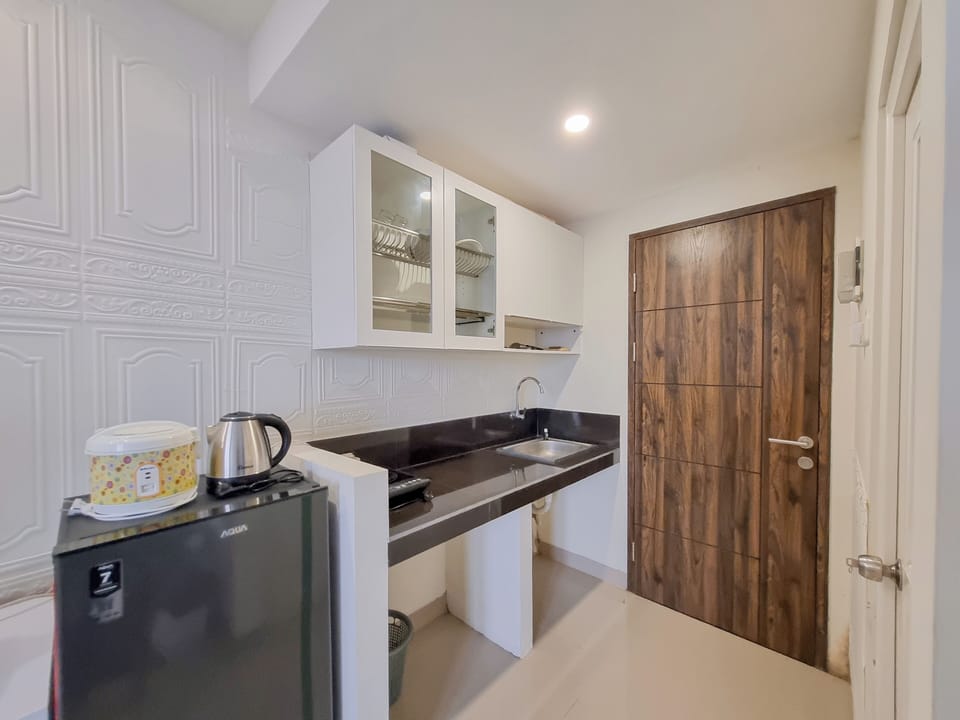 Studio | Private kitchen | Fridge, stovetop, rice cooker