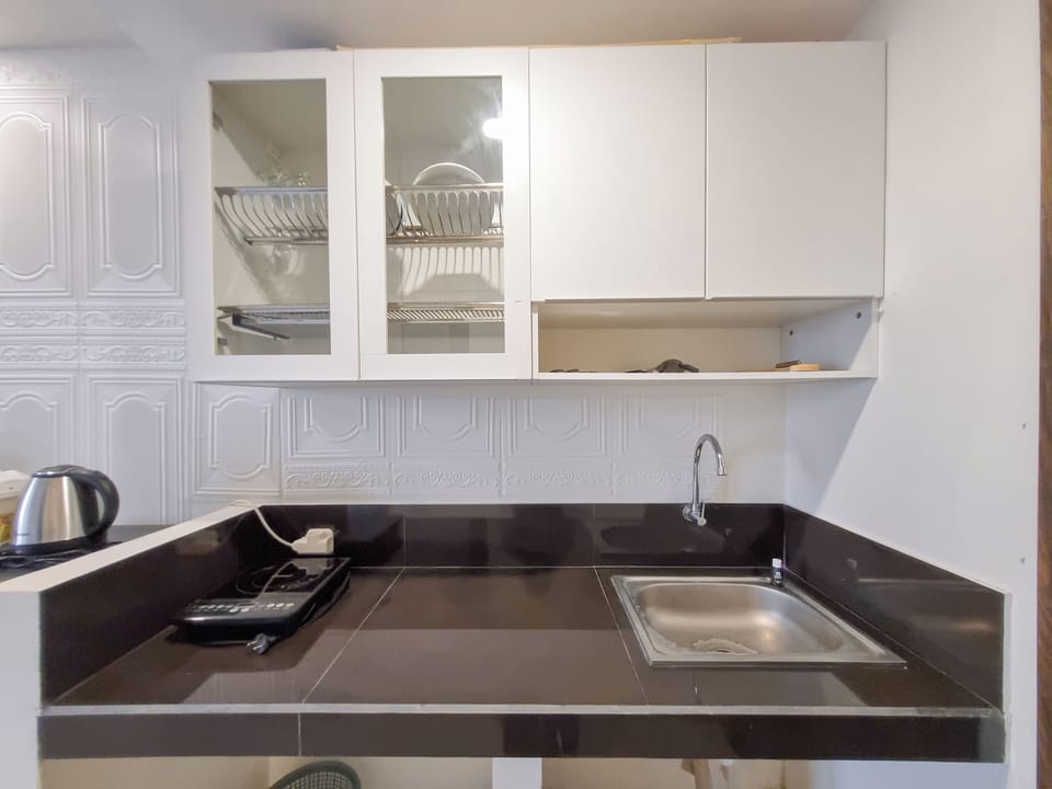 Studio | Private kitchen | Fridge, stovetop, rice cooker