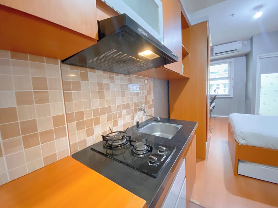 Deluxe Studio | Private kitchen | Mini-fridge, stovetop, rice cooker