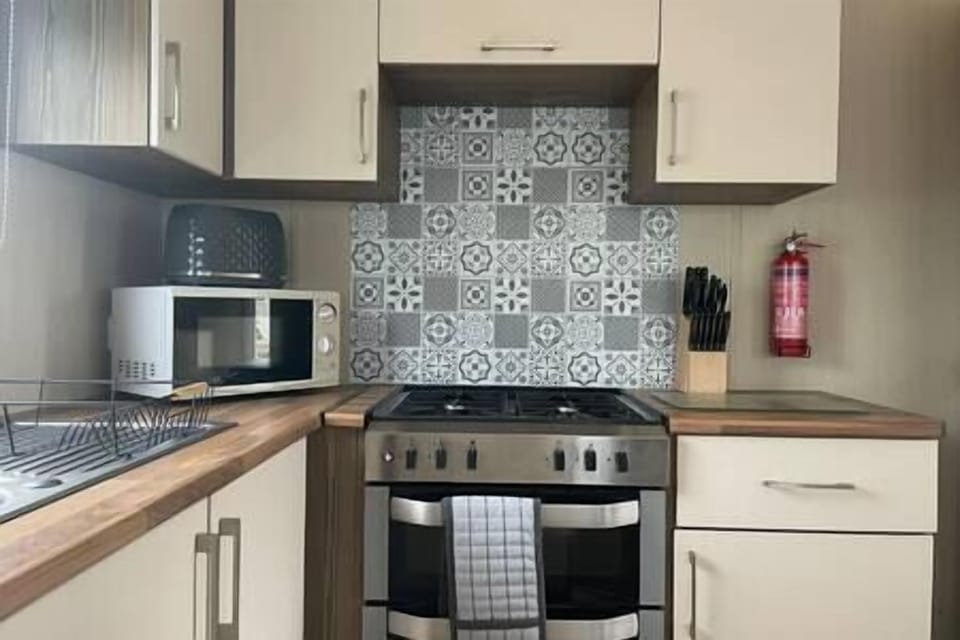 Gas Stove and Electric Oven Microwave and Toaster