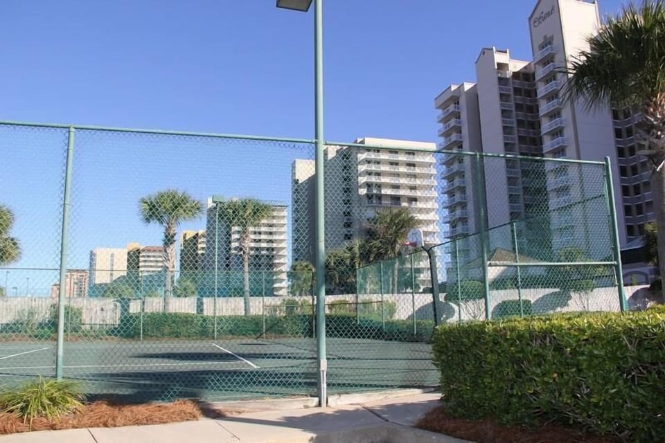 Condo, Multiple Beds (Pelican Pointe 1406) | Sport court