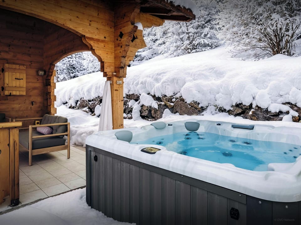 Winter exterior with jacuzzi