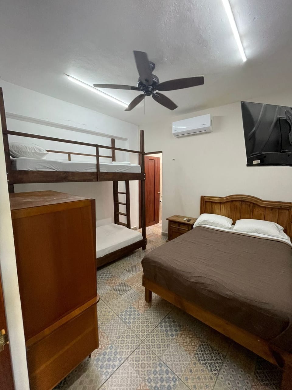 Standard Quadruple Room | WiFi (free)