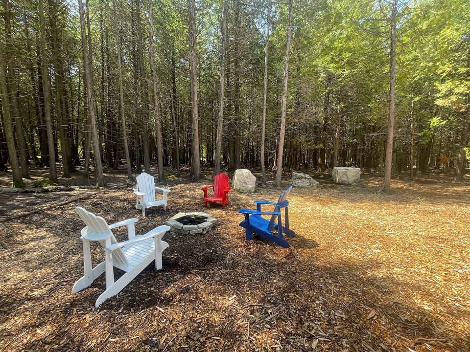 Outdoor fire pit