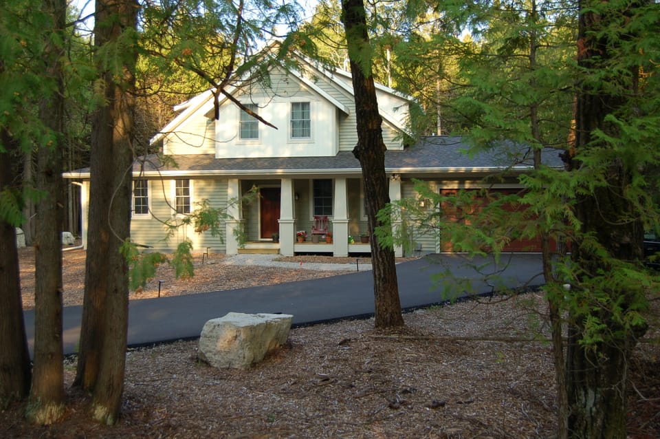 Brand new build surrounded by wildlife 