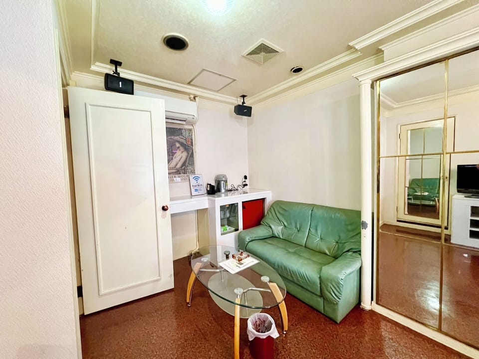 Economy Double Room, 1 Double Bed, Non Smoking, Private Bathroom | Blackout drapes, soundproofing, WiFi (free), bed sheets