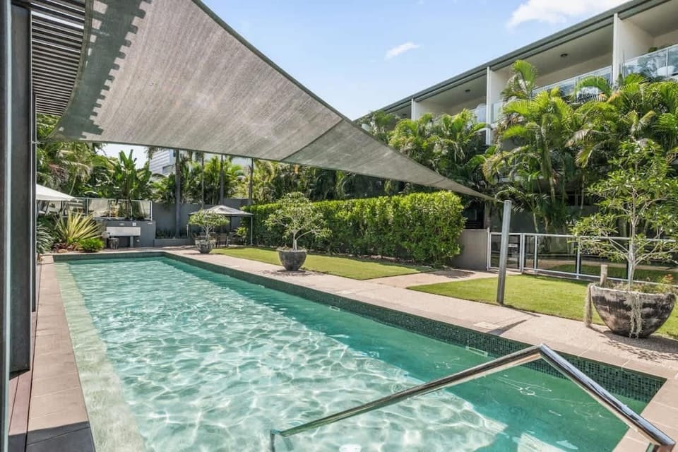 Recently renovated outdoor pool, allows you to enjoy the nature and the sun together