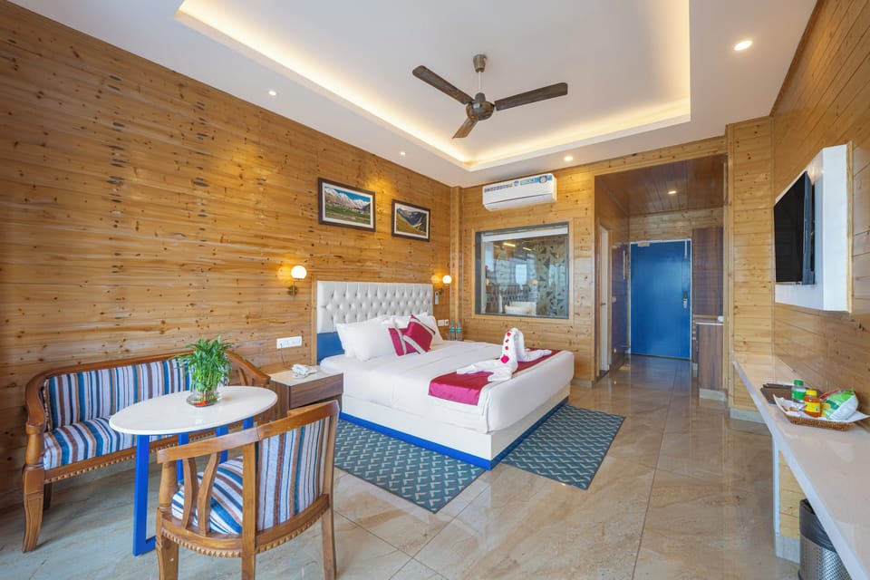 Executive Room, Hill View | Premium bedding, memory foam beds, minibar, in-room safe