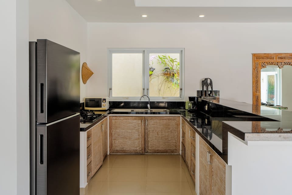 Villa, 5 Bedrooms, Pool View | Private kitchen | Microwave, oven, stovetop, electric kettle