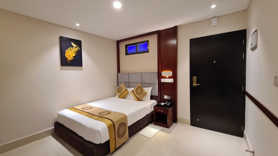 Deluxe Double Room, City View | In-room safe, desk, free WiFi