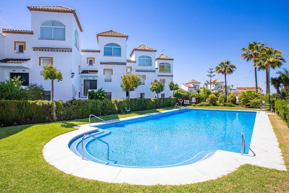 Holiday Home Swimming Pool