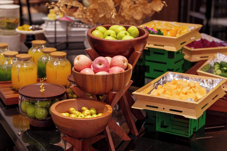 Free daily buffet breakfast