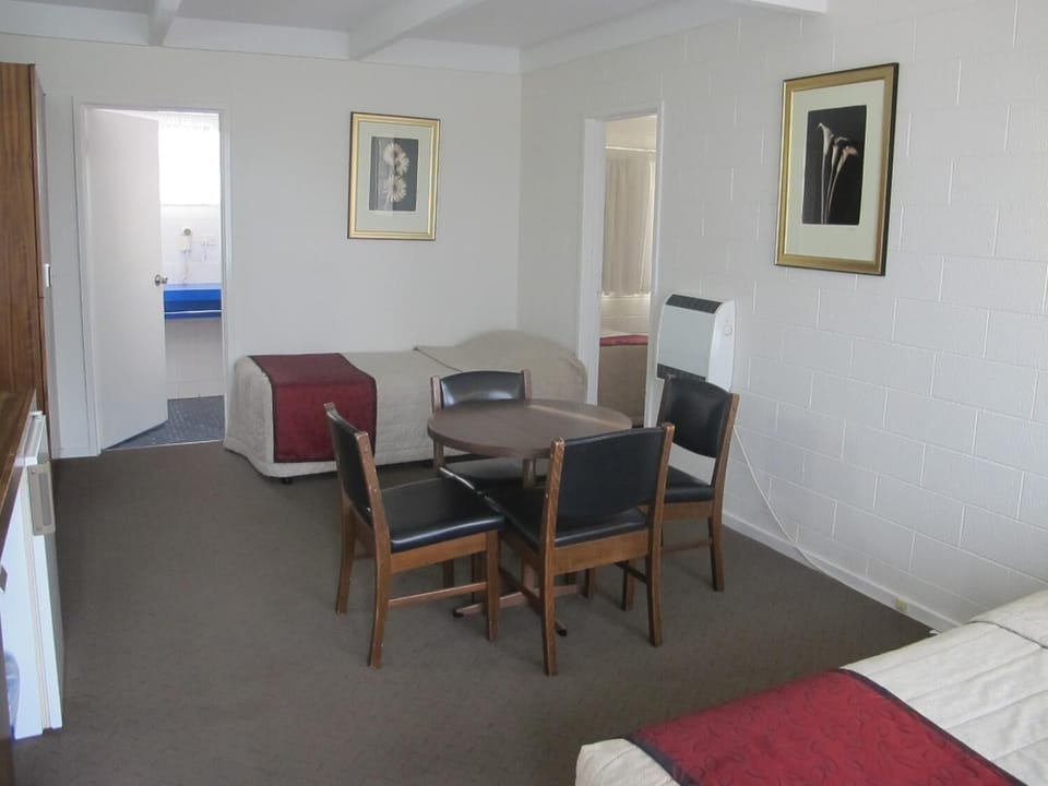 Family Room | Free WiFi