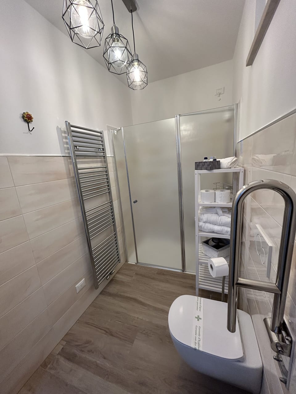 Shower, rainfall showerhead, free toiletries, hair dryer