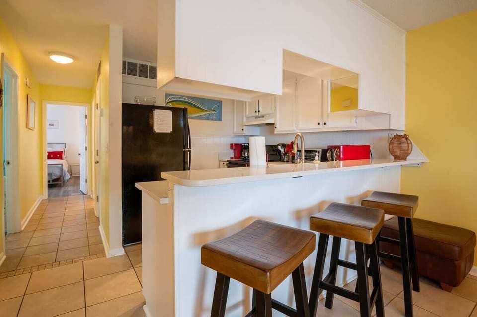 Open Floor Plan Dining & Kitchen
