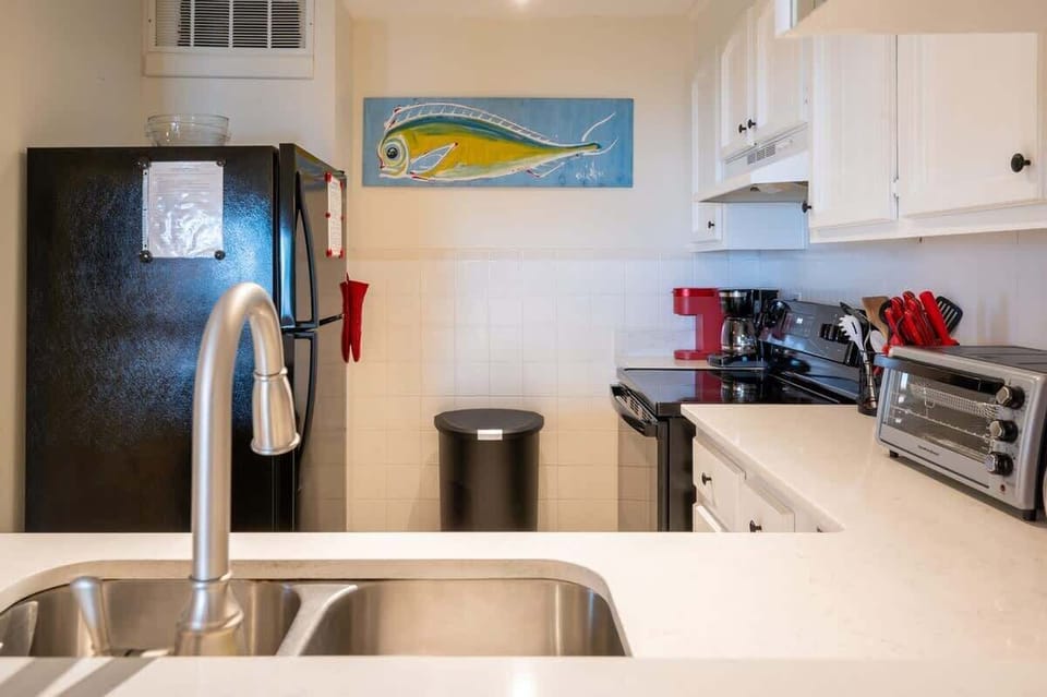 Kitchen with Quartz Countertops