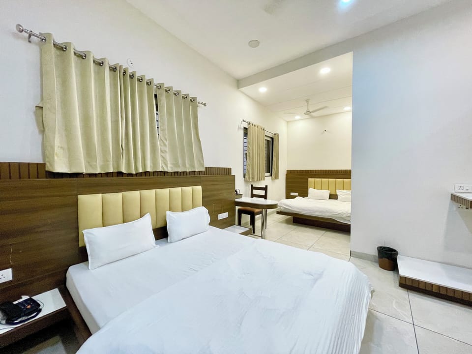 Deluxe Quadruple Room | Premium bedding, WiFi (free)