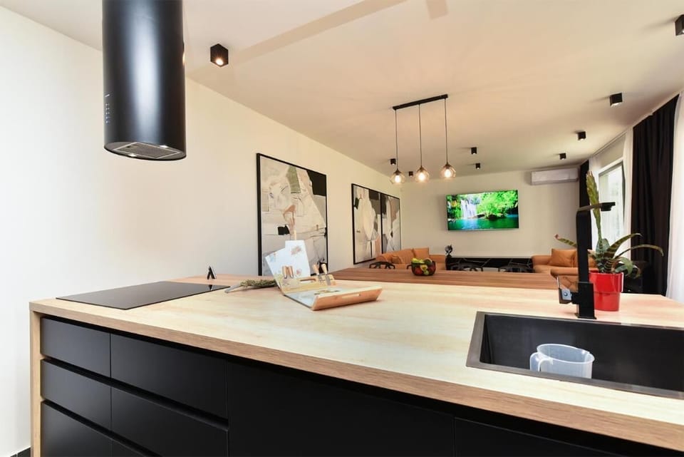 Villa, 3 Bedrooms, Private Pool, Garden View | Interior