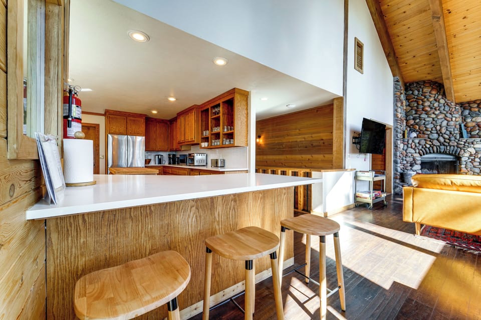 House (5 Bedrooms) | Interior