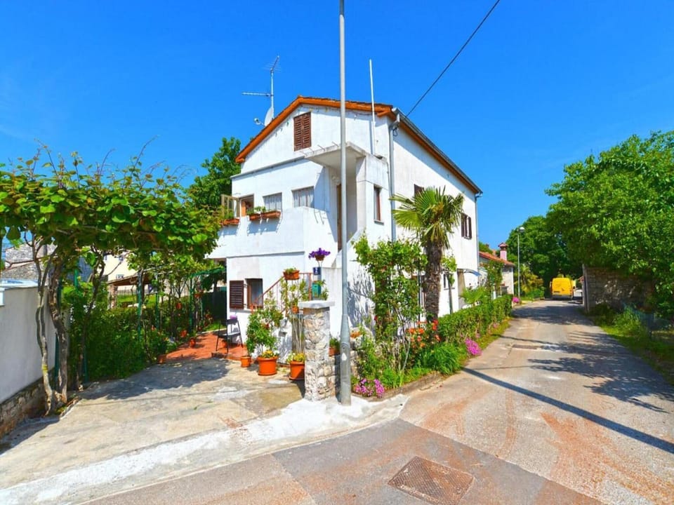 Apartment, 2 Bedrooms, Smoking, Patio | Garden