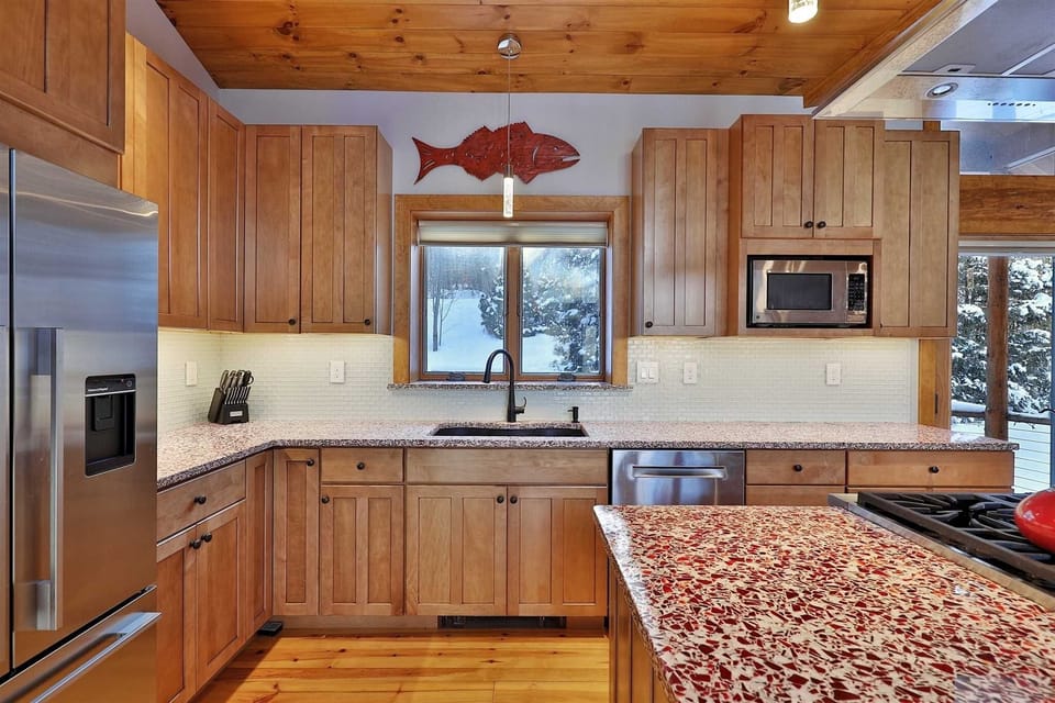 House, 4 Bedrooms | Private kitchen