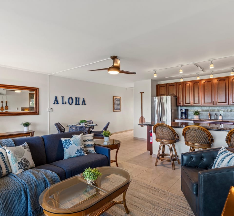 Condo, 2 Bedrooms | Living area | Smart TV