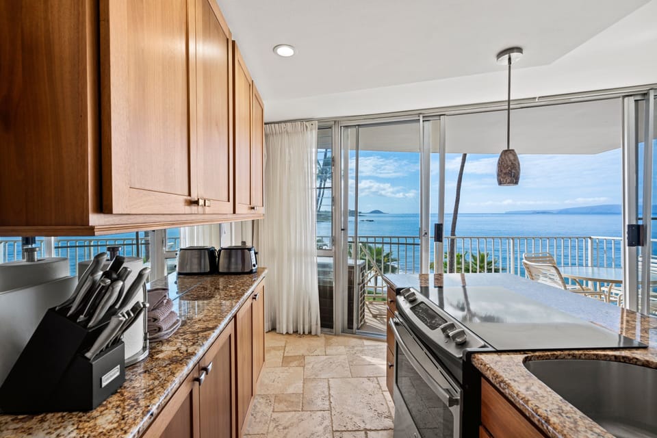 Condo, 2 Bedrooms | Private kitchen | Coffee/tea maker, fridge, oven, toaster